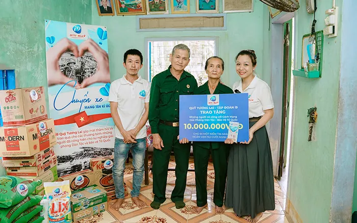 Hình ảnh banner Câu Hỏi Thường Gặp của hi88 trang chủ, biểu tượng hỗ trợ khách hàng và thông tin